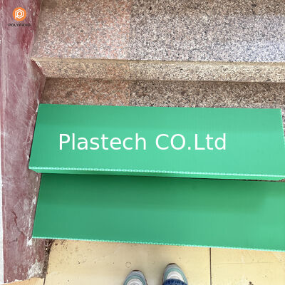 Protector de escalera de 5 mm con superficie de fieltro para almacén de fábrica de escalera de borde de cubierta plegada de una sola pieza