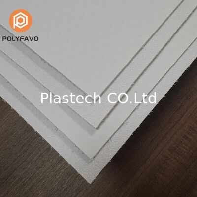 Paneles laminados de lámina de panal de PP personalizables de 4 mm para revestimientos de paredes de furgonetas de carga Ford