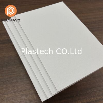 Paneles laminados de lámina de panal de PP personalizables de 4 mm para revestimientos de paredes de furgonetas de carga Ford